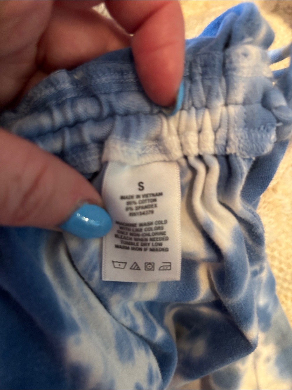 CLOSET CLEANOUT PRICED TO MOVE! Aeropostale Light Blue & White Tie-Dye Tank Top - Picture 5 of 5